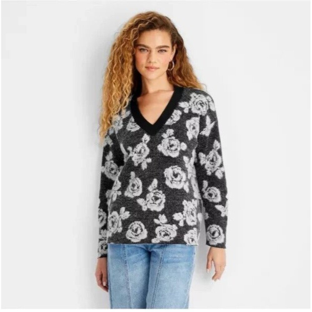 Future Collective Black Metallic Rose Floral V-Neck Fuzzy Sweater Womens 3X NEW